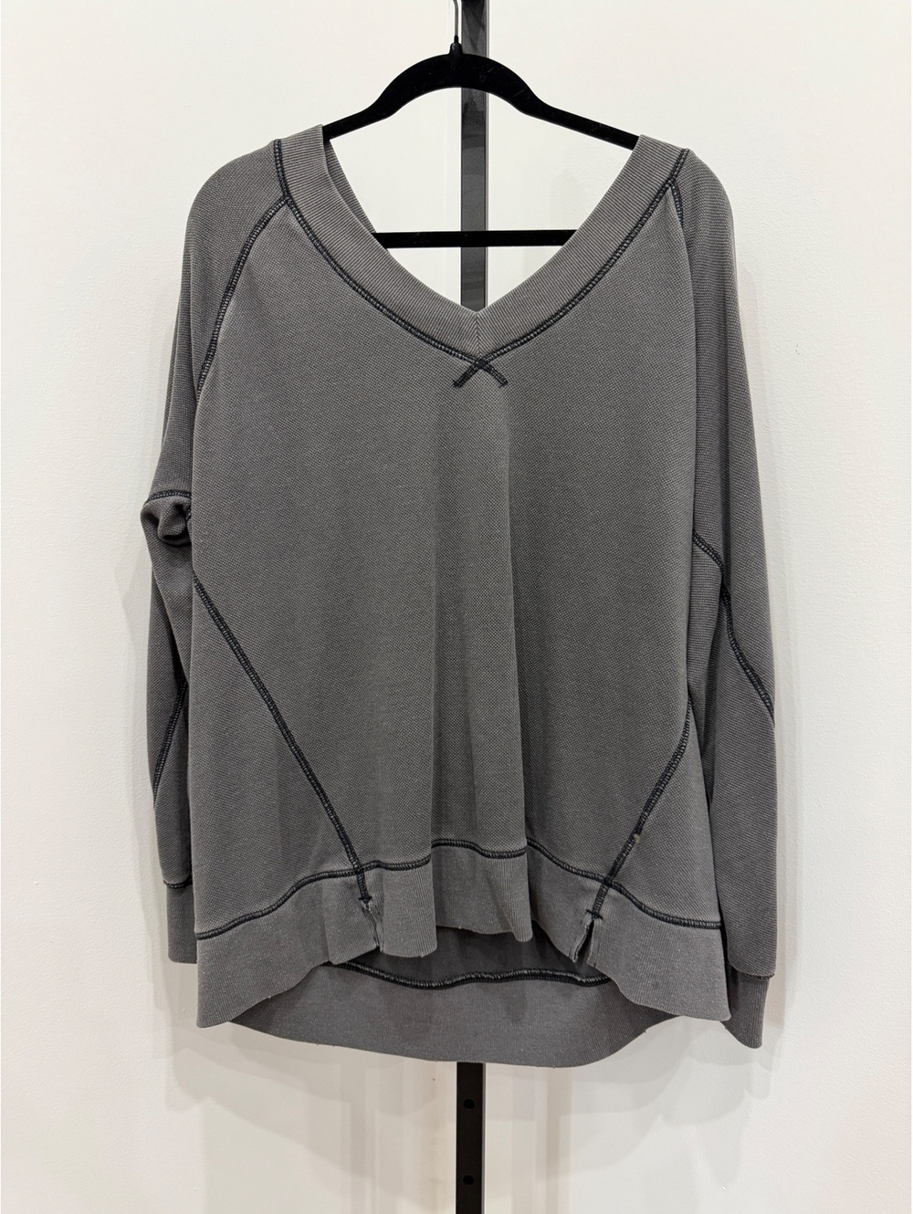 Aerie Gray V-Neck Pullover Sweatshirt Size M